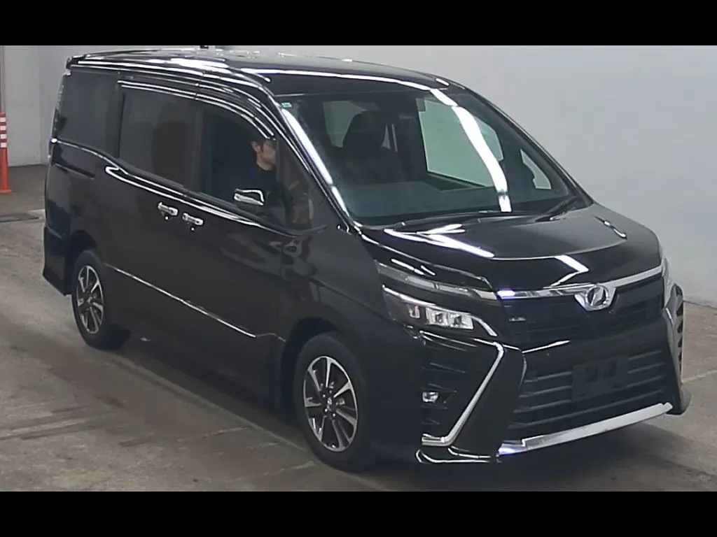 TOYOTA VOXY 4WD ZS