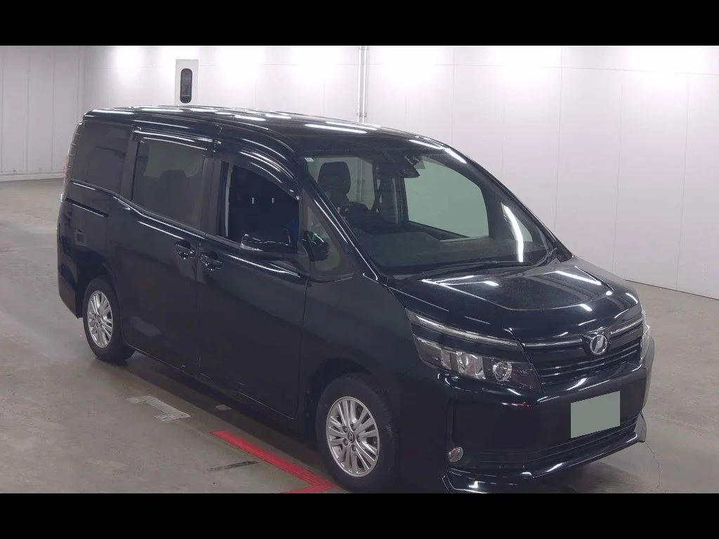 TOYOTA VOXY V
