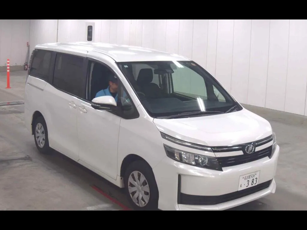 TOYOTA VOXY X