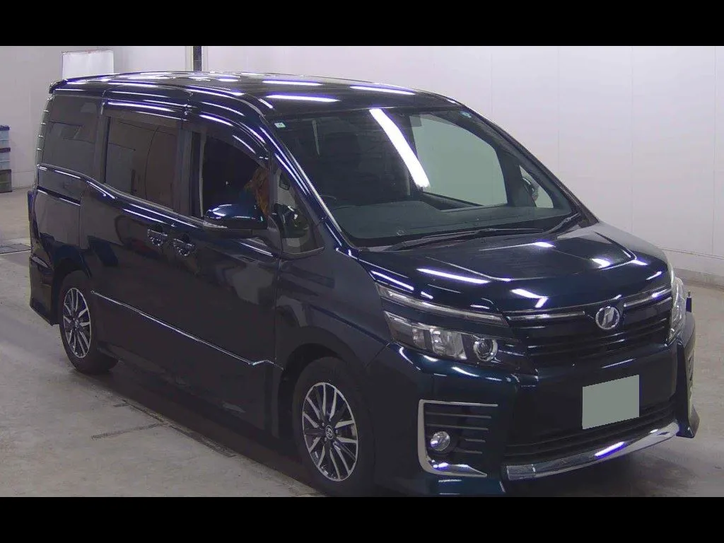 TOYOTA VOXY ZS