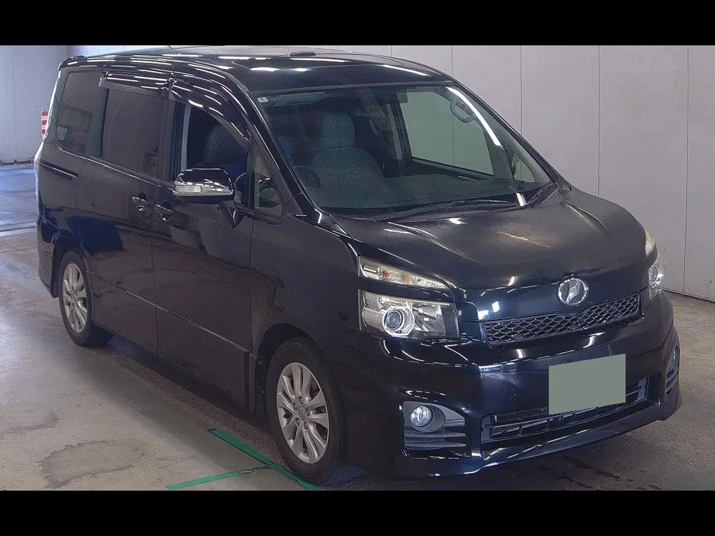 TOYOTA VOXY ZS