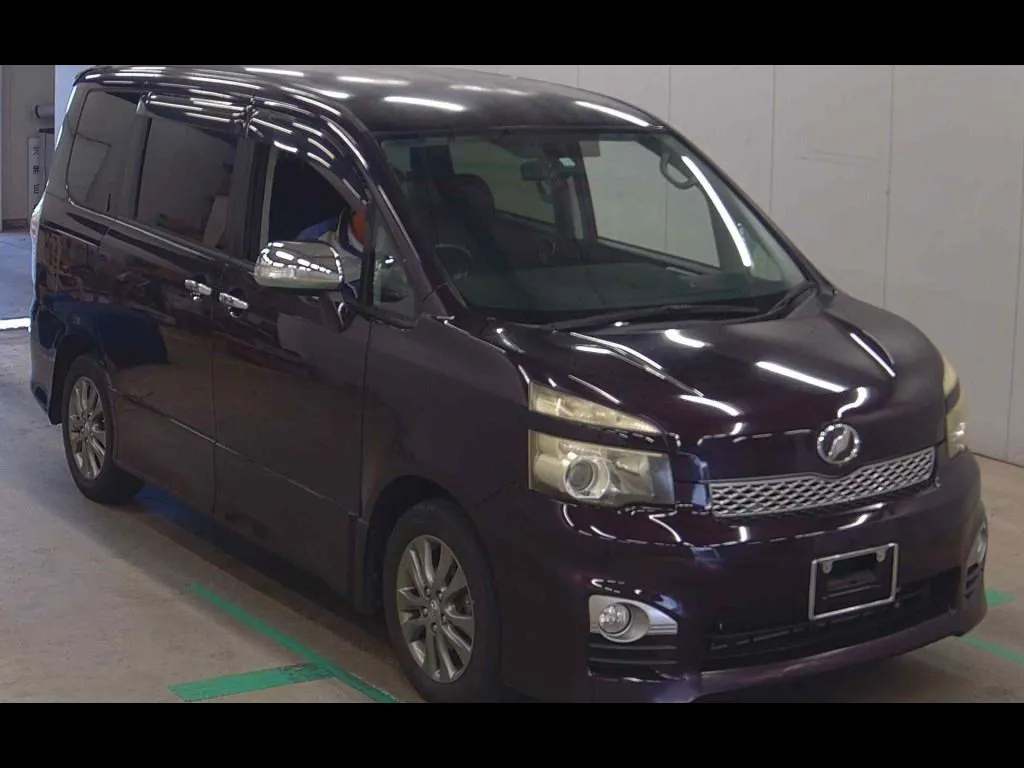 TOYOTA VOXY ZS KIRAMEKI