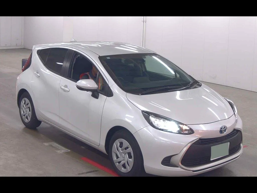 TOYOTA AQUA G