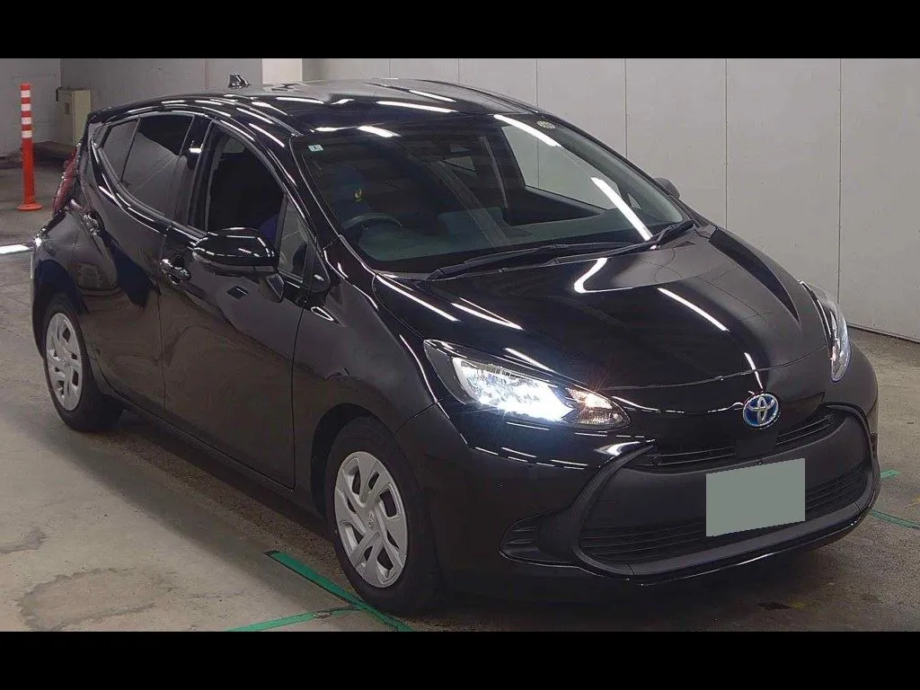 TOYOTA AQUA X