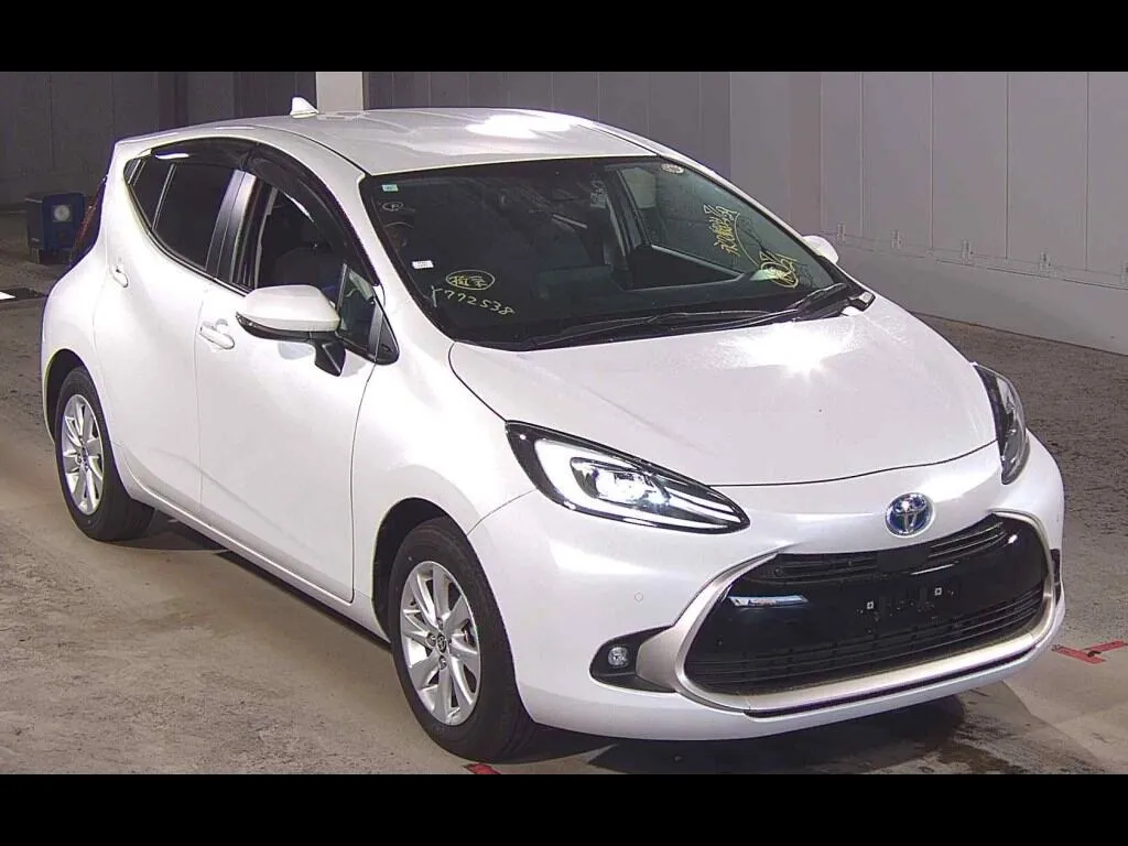 TOYOTA AQUA Z