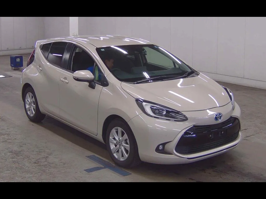 TOYOTA AQUA Z