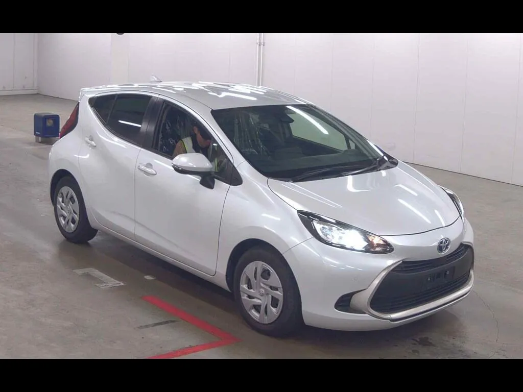 TOYOTA AQUA G