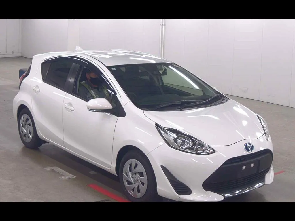 TOYOTA AQUA S