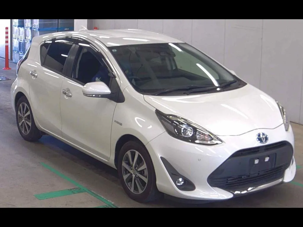 TOYOTA AQUA S STYLE BLACK