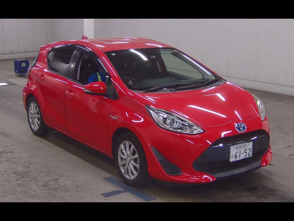 TOYOTA AQUA S