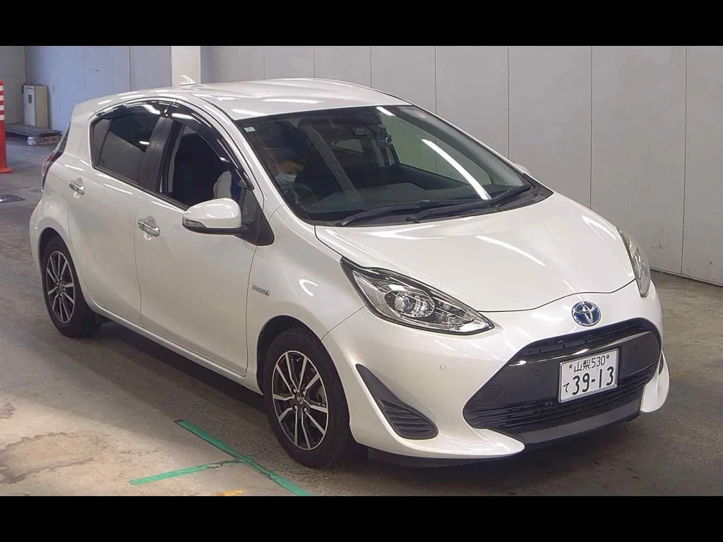 TOYOTA AQUA S STYLE BLACK