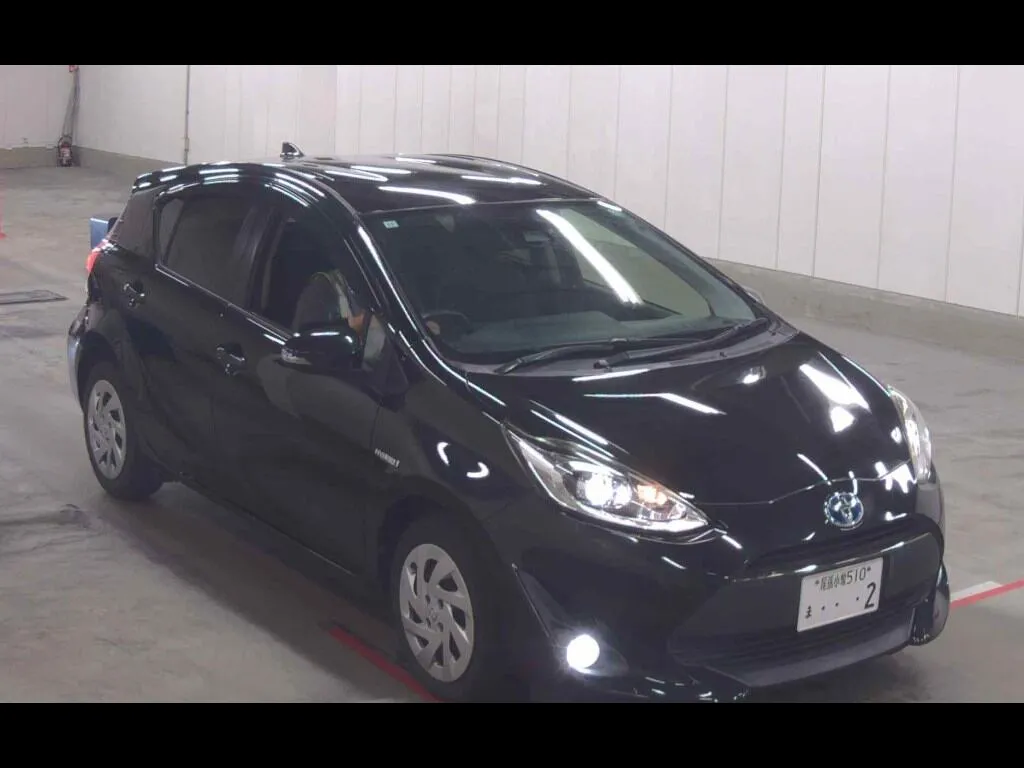 TOYOTA AQUA G SOFT LEATHER SELECTION