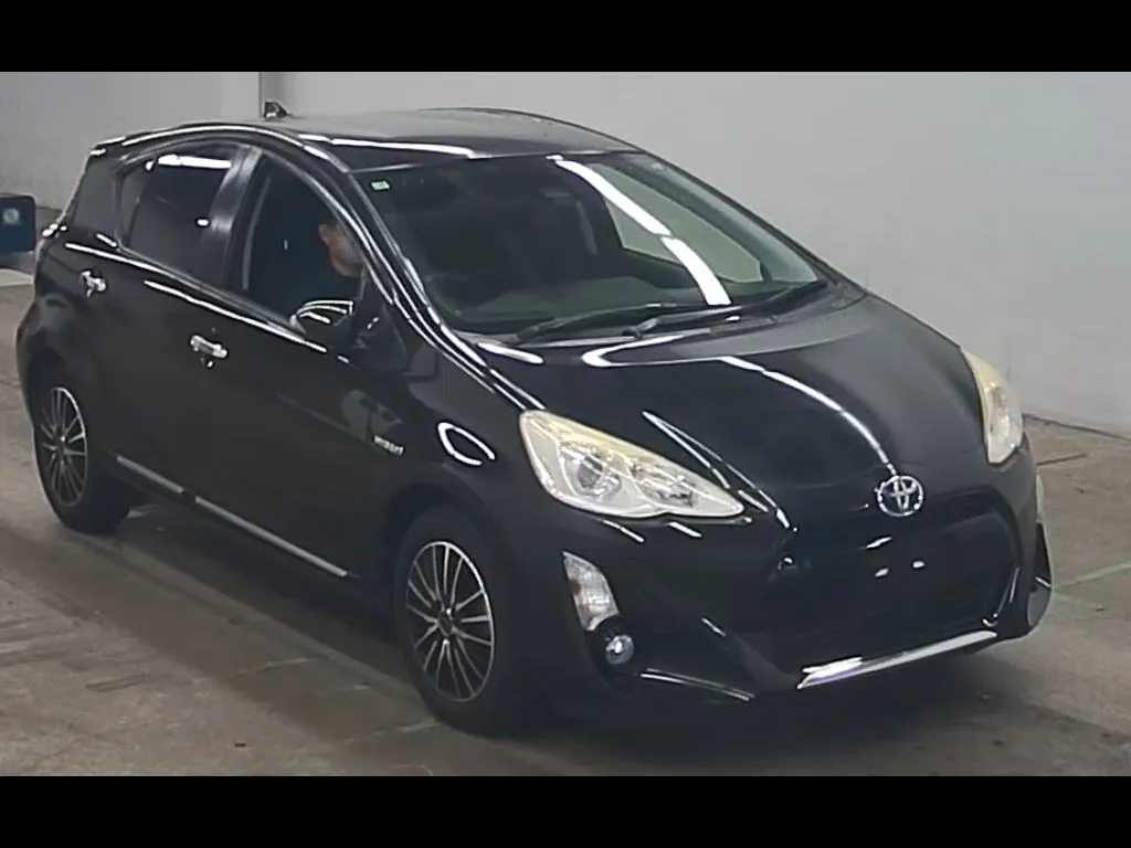 TOYOTA AQUA S STYLE BLACK