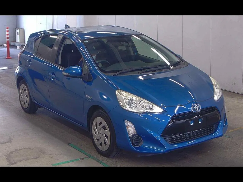 TOYOTA AQUA G