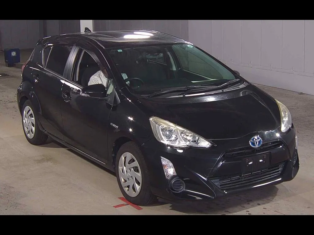 TOYOTA AQUA S