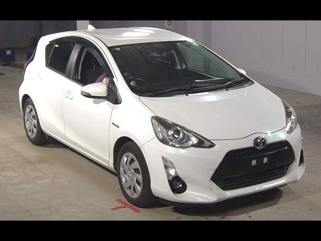 TOYOTA AQUA S