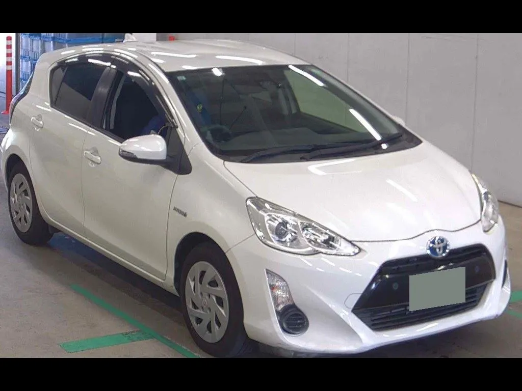 TOYOTA AQUA S