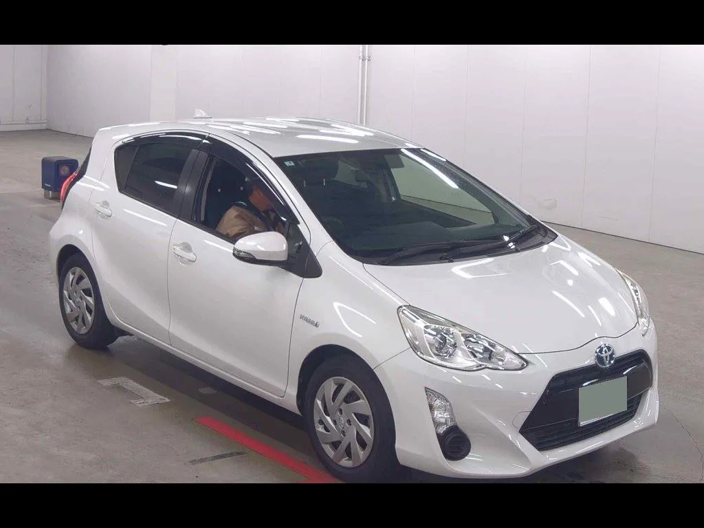 TOYOTA AQUA S SMART ENTRY PACKAGE