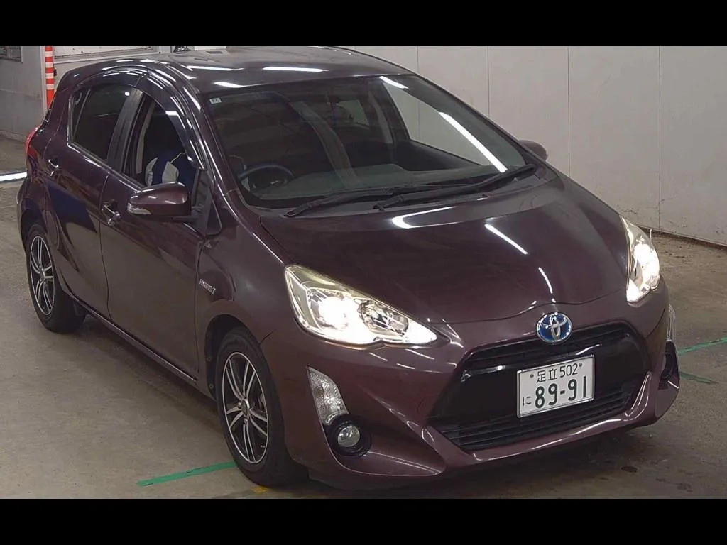 TOYOTA AQUA G