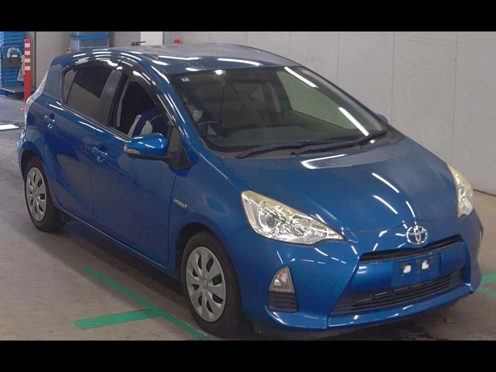 TOYOTA AQUA G