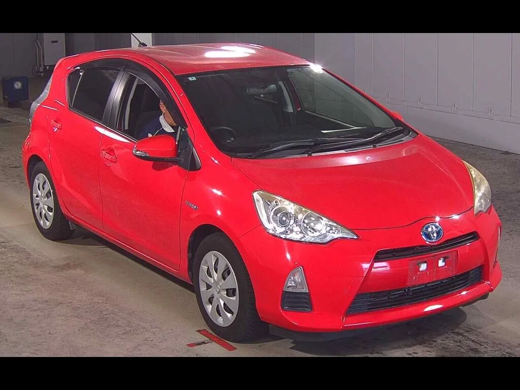 TOYOTA AQUA S