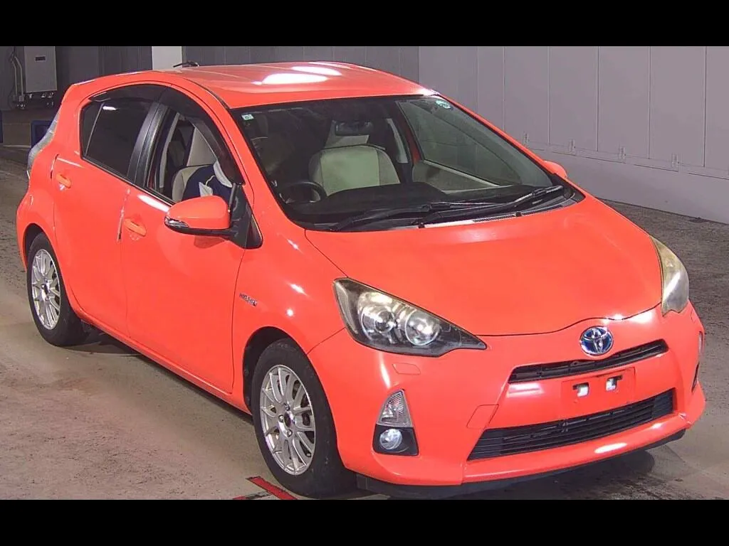 TOYOTA AQUA S