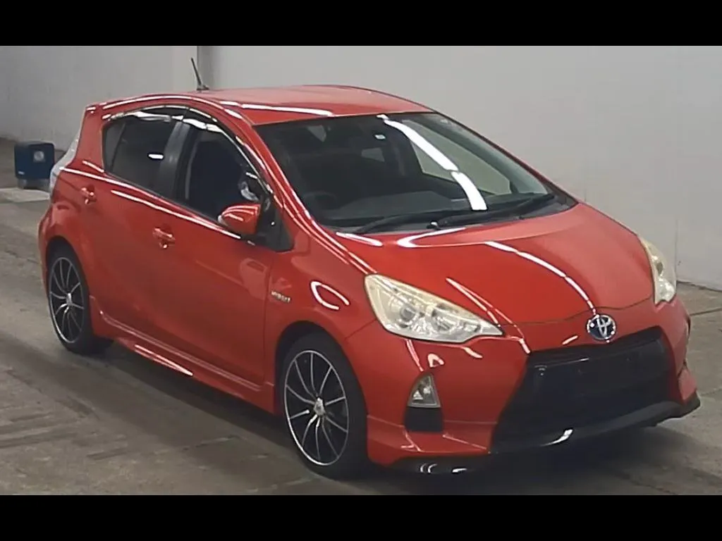 TOYOTA AQUA S