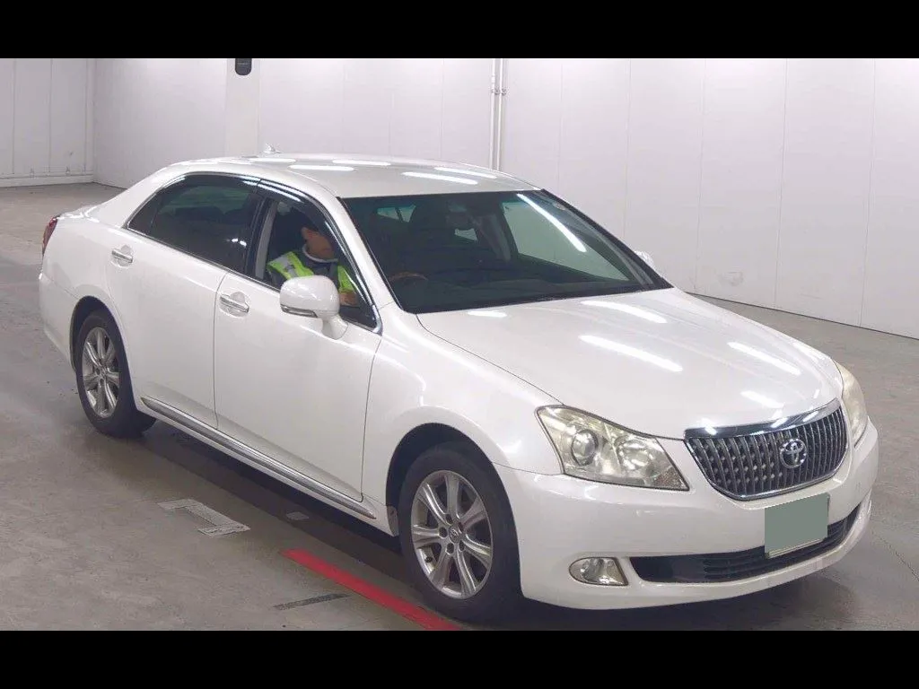 TOYOTA CROWN MAJESTA 4D A TYPE