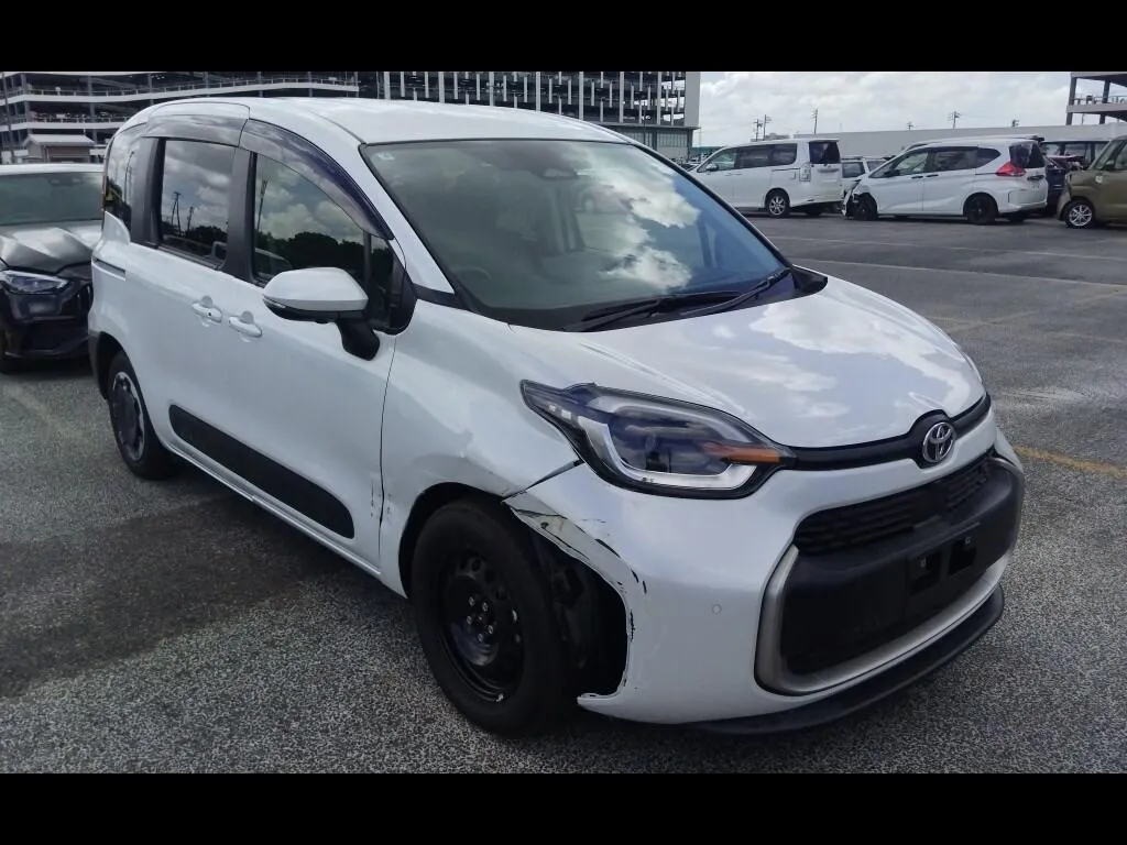 TOYOTA SIENTA HYBRID Z