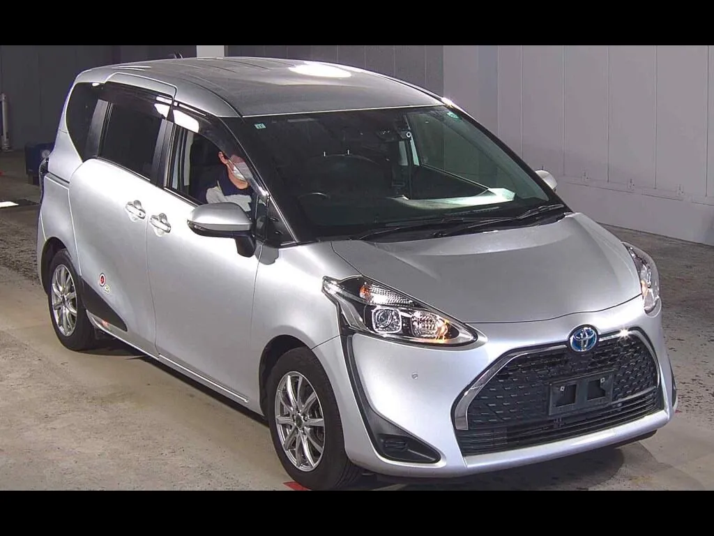 TOYOTA SIENTA HYBRID FUNBASE G