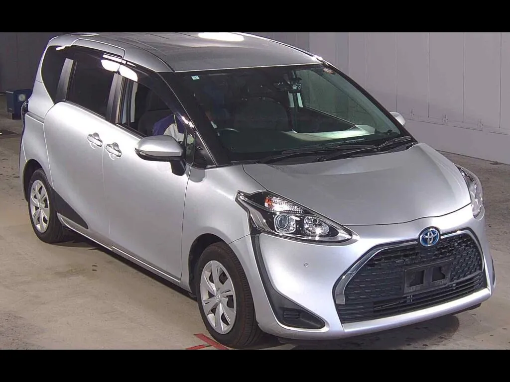 TOYOTA SIENTA HYBRID FUNBASE X