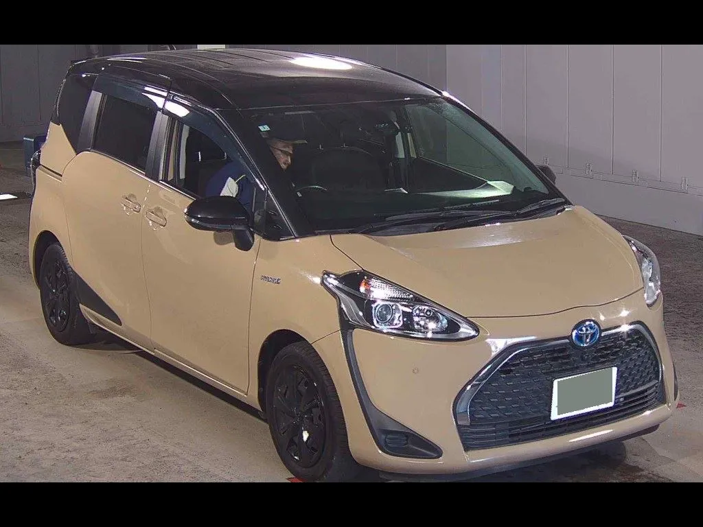 TOYOTA SIENTA HYBRID FUNBASE G