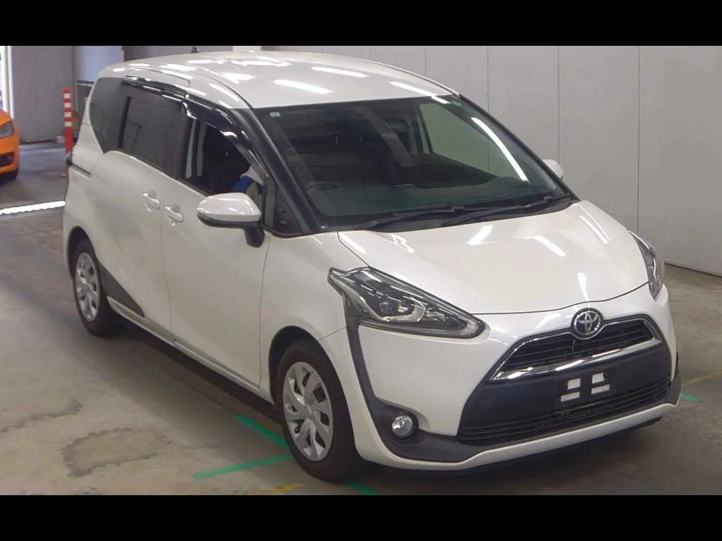 TOYOTA SIENTA G CUERO