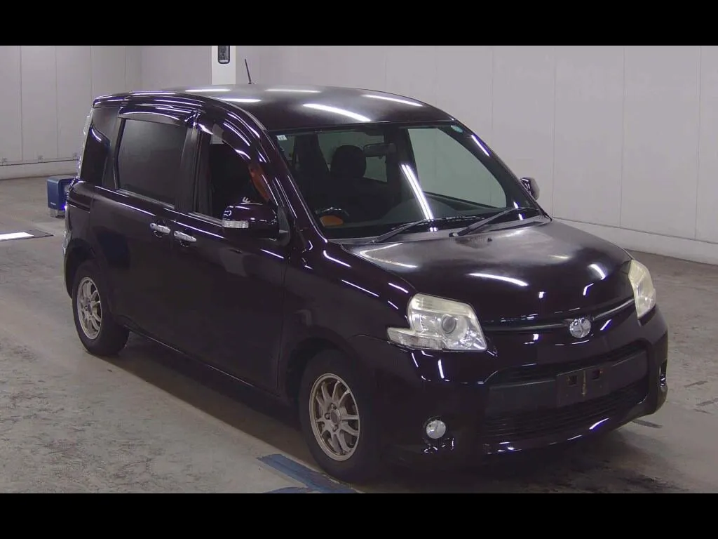 TOYOTA SIENTA DICE