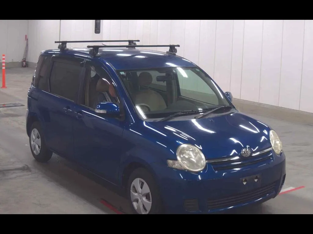 TOYOTA SIENTA X