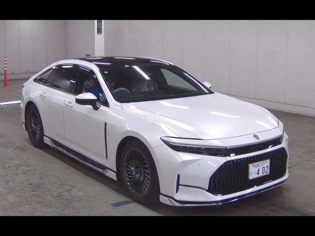 TOYOTA CROWN 4D Z(HEV)