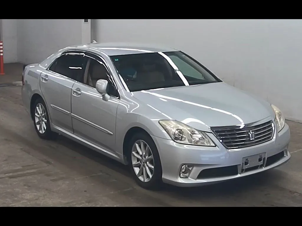 TOYOTA CROWN 4D ROYAL SALOON
