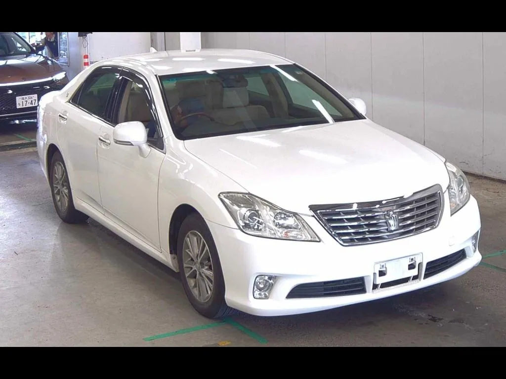 TOYOTA CROWN 4D ROYAL SALOON
