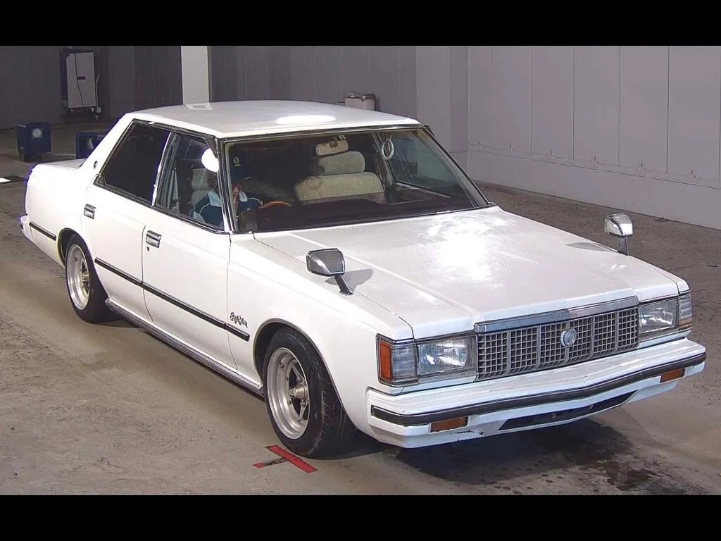 TOYOTA CROWN 4D ROYAL SALOON