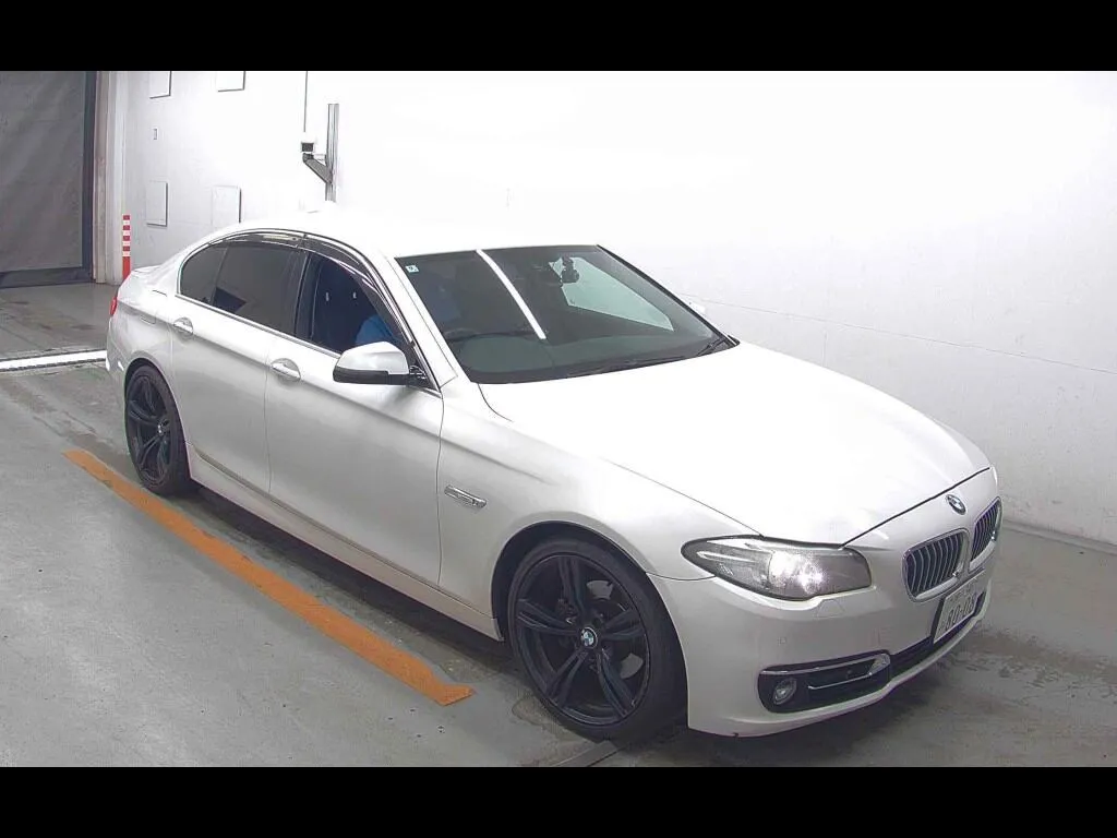 BMW 5 SERIES 4D 523D LUXURY