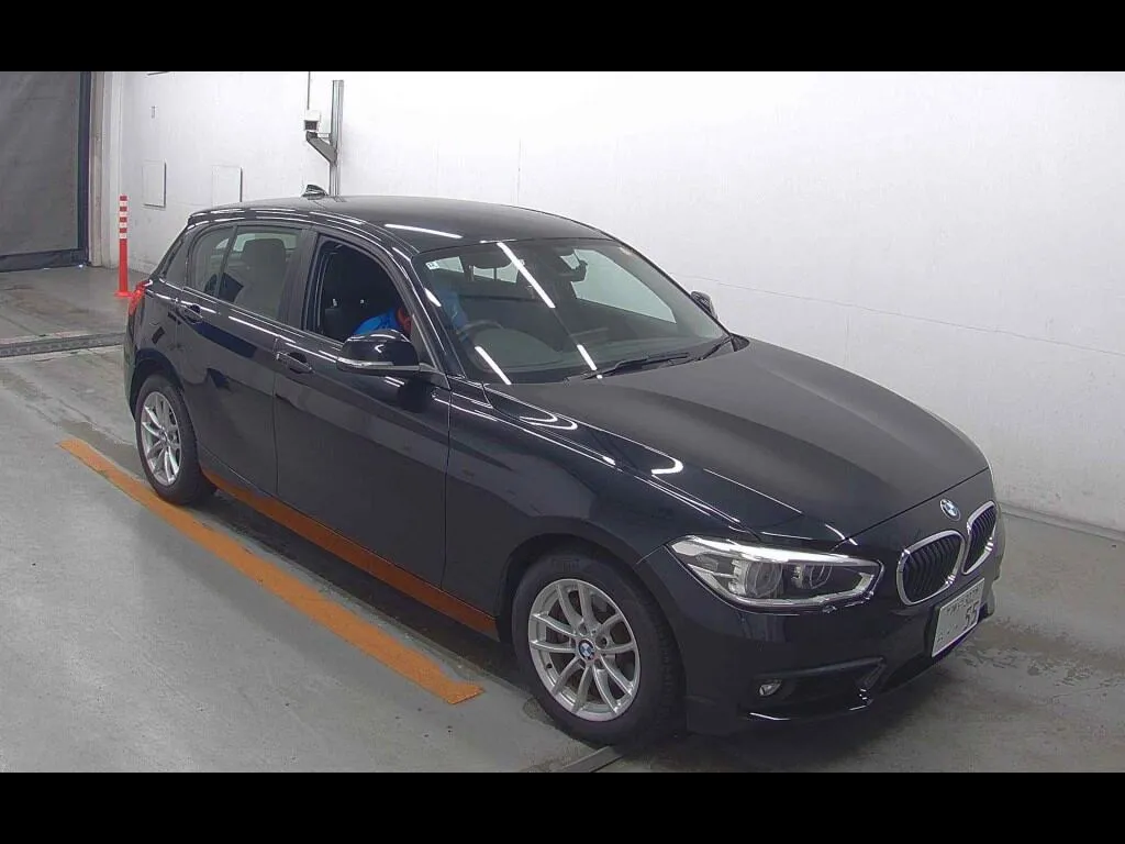 BMW 1 SERIES 5D 118I