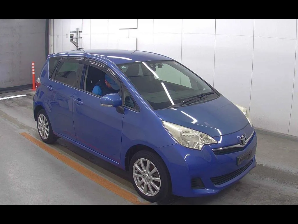 TOYOTA RACTIS 4WD X