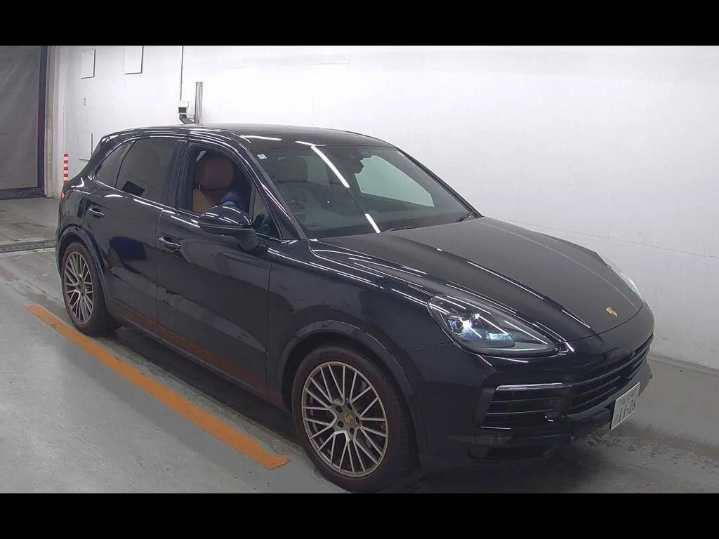PORSCHE CAYENNE 4WD PLATINUM EDITION