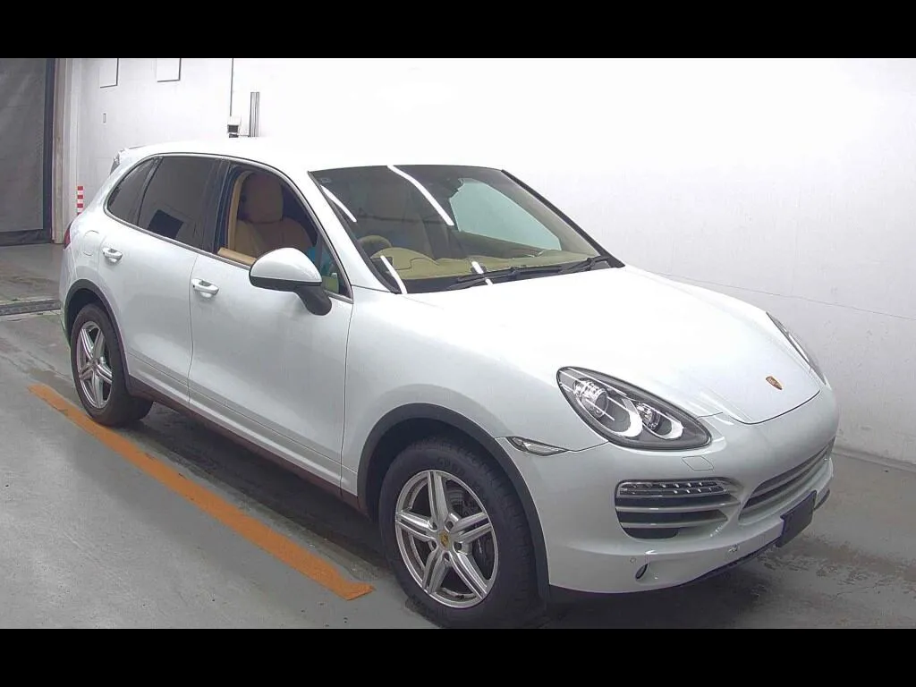PORSCHE CAYENNE 4WD PLATINUM EDITION