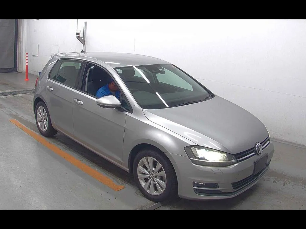 VOLKSWAGEN GOLF 5D TSI COMFORT LINE BLUEMOTION TECHNOLOGY