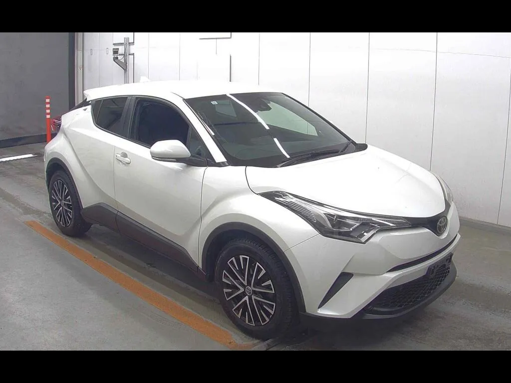 TOYOTA C-HR 4WD S-T LED PACKAGE