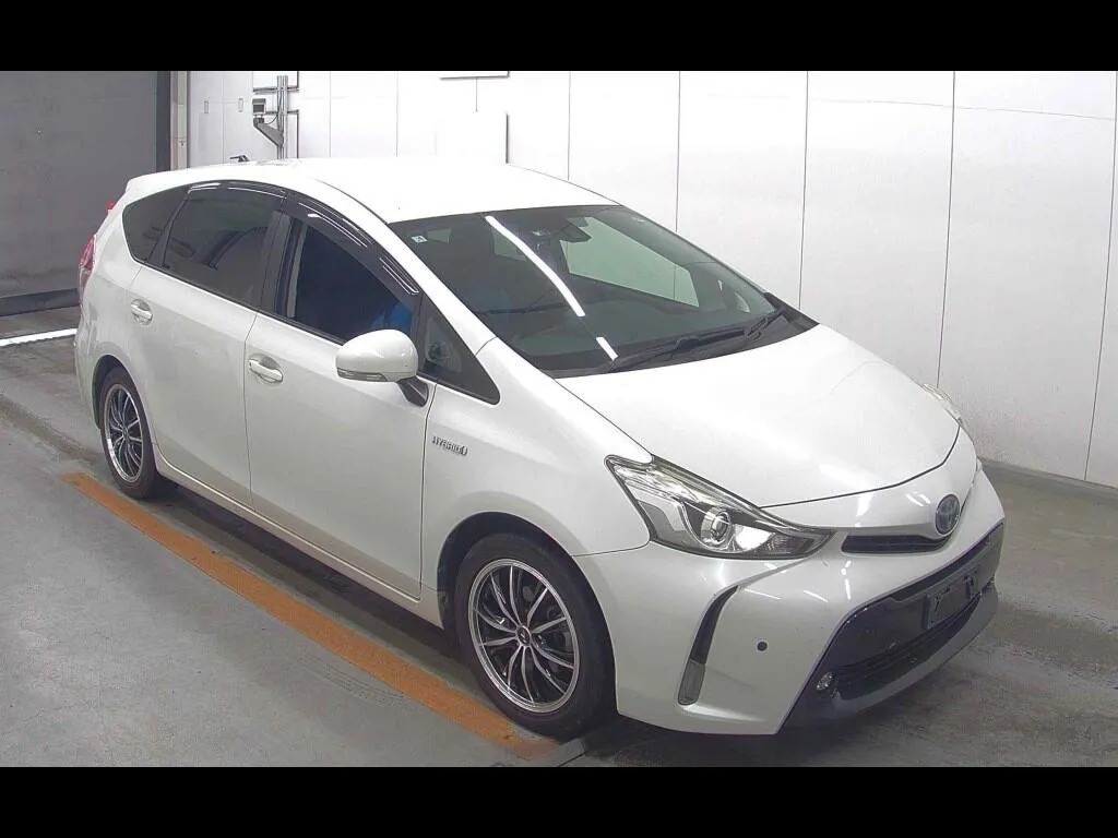 TOYOTA PRIUS ALPHA S