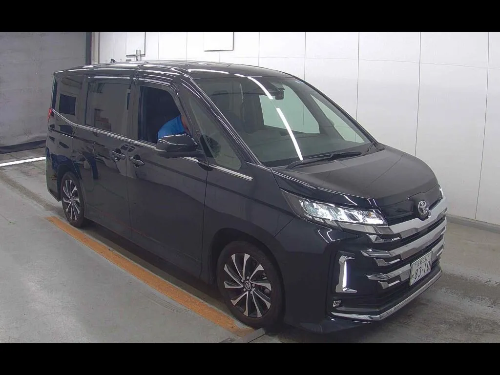 TOYOTA NOAH S-Z