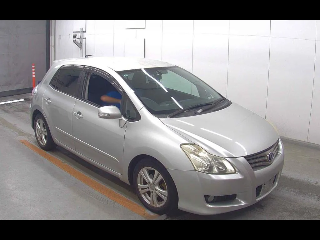 TOYOTA BLADE BASE GRADE