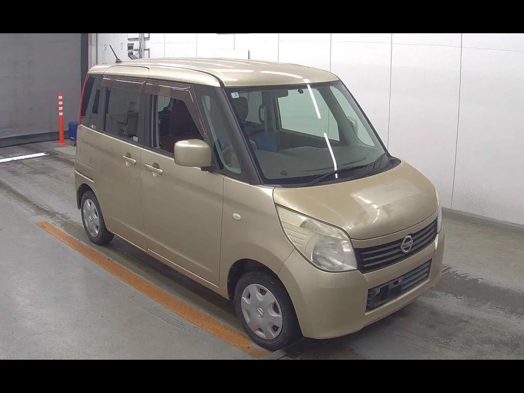 NISSAN ROOX X IDLING STOP